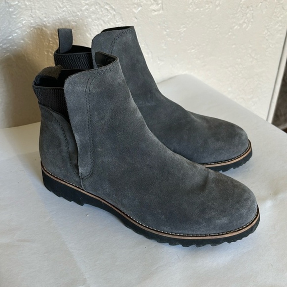 Blondo Gray Suede Waterproof Boots 7.5 slip on leather
